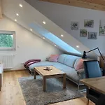 Helles Ruhiges Appartement Im Gruenen