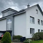 Helles Ruhiges Appartement Im Gruenen